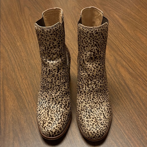 Madewell Laura Chelsea boots leopard print calf hair, size 8 1/2 - Picture 2 of 9
